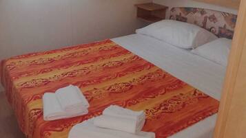 Húsvagn - 1 svefnherbergi - viðbygging (Arancione) | Skrifborð, rúmföt