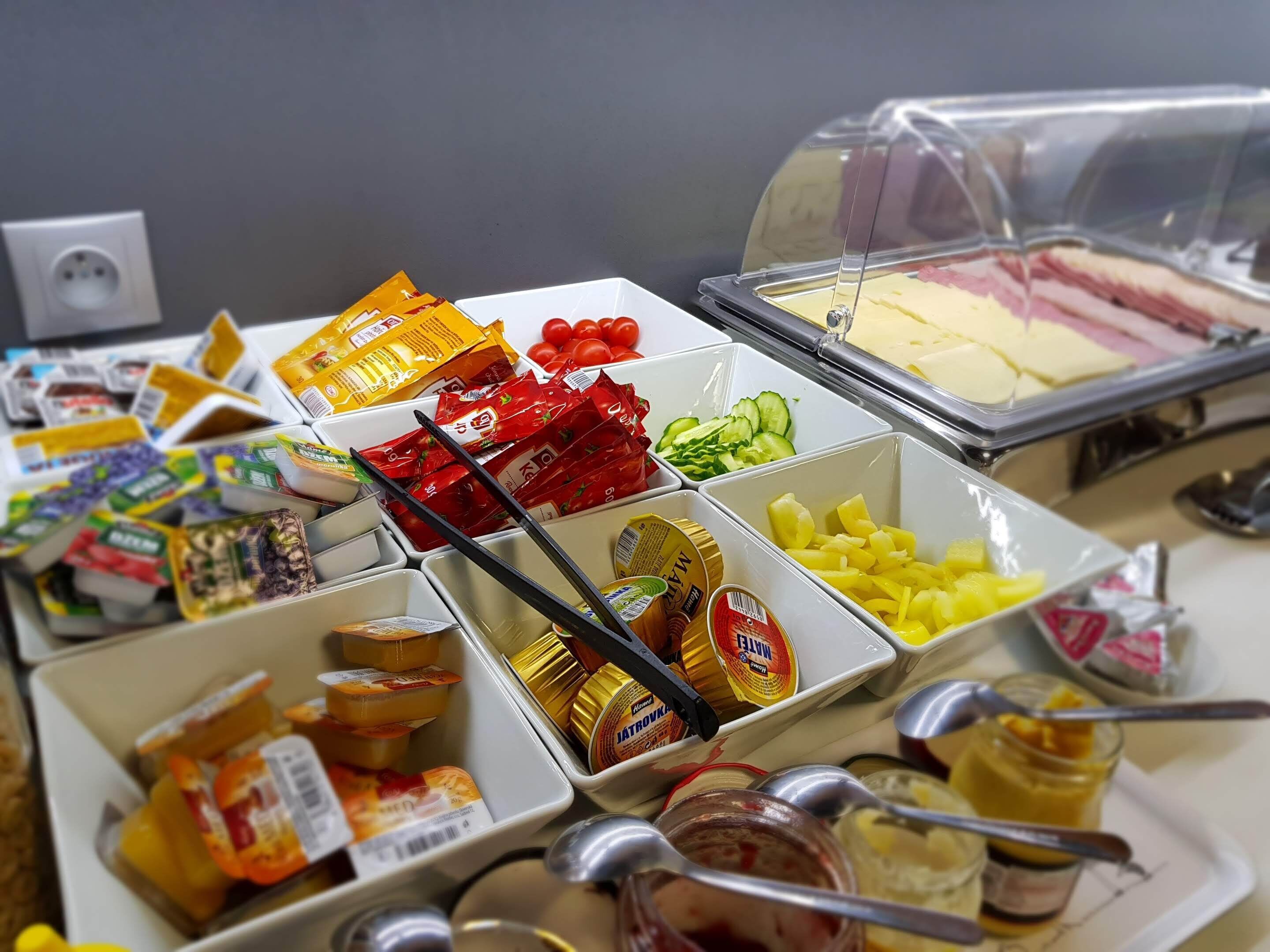 Daily buffet breakfast for a fee
