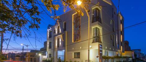 Front of property - evening/night