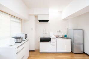 雪櫃、微波爐、爐具、廚房用具/餐具/器皿