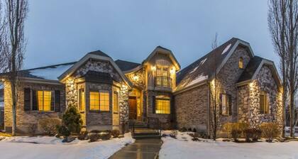 Appartement complet de luxe au sous-sol avec entrée privée