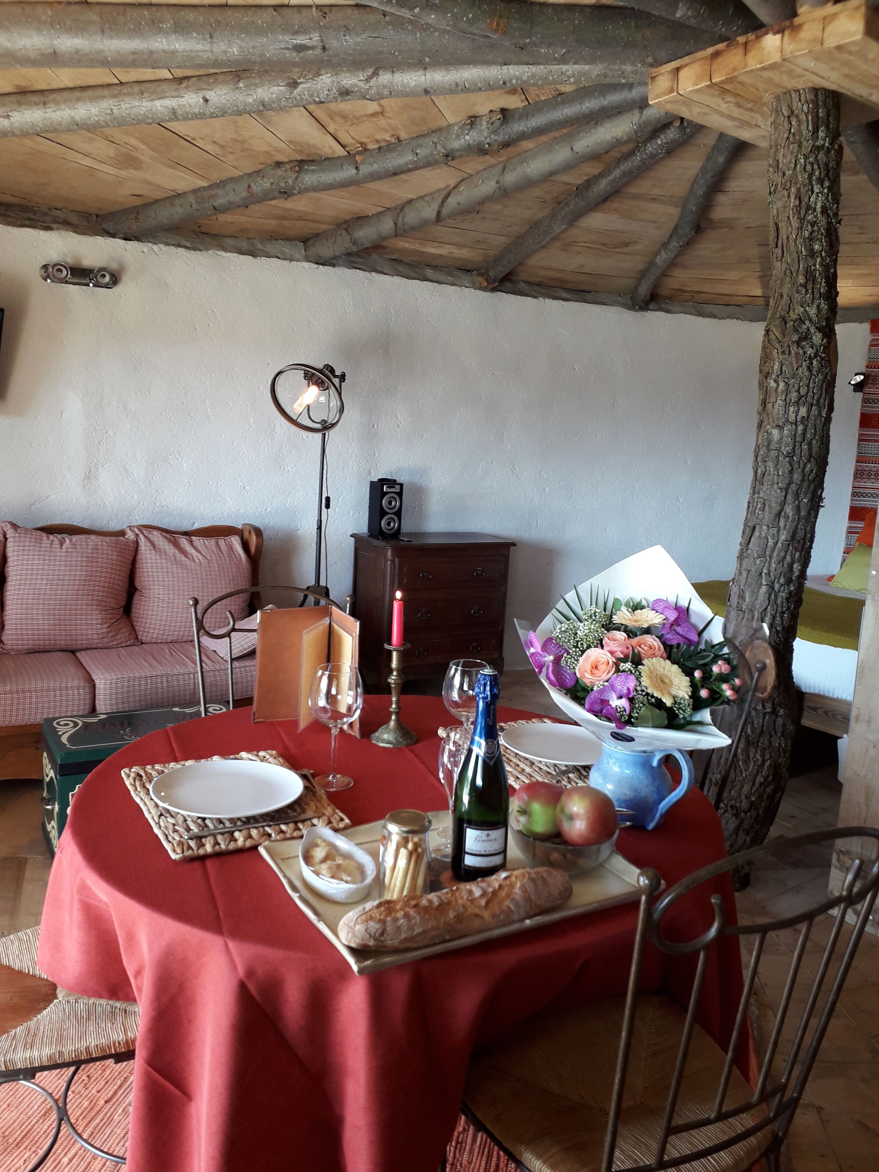 Cabane Exclusive, spa privatif, vue jardin (Maison du Hobbit) | Coin séjour