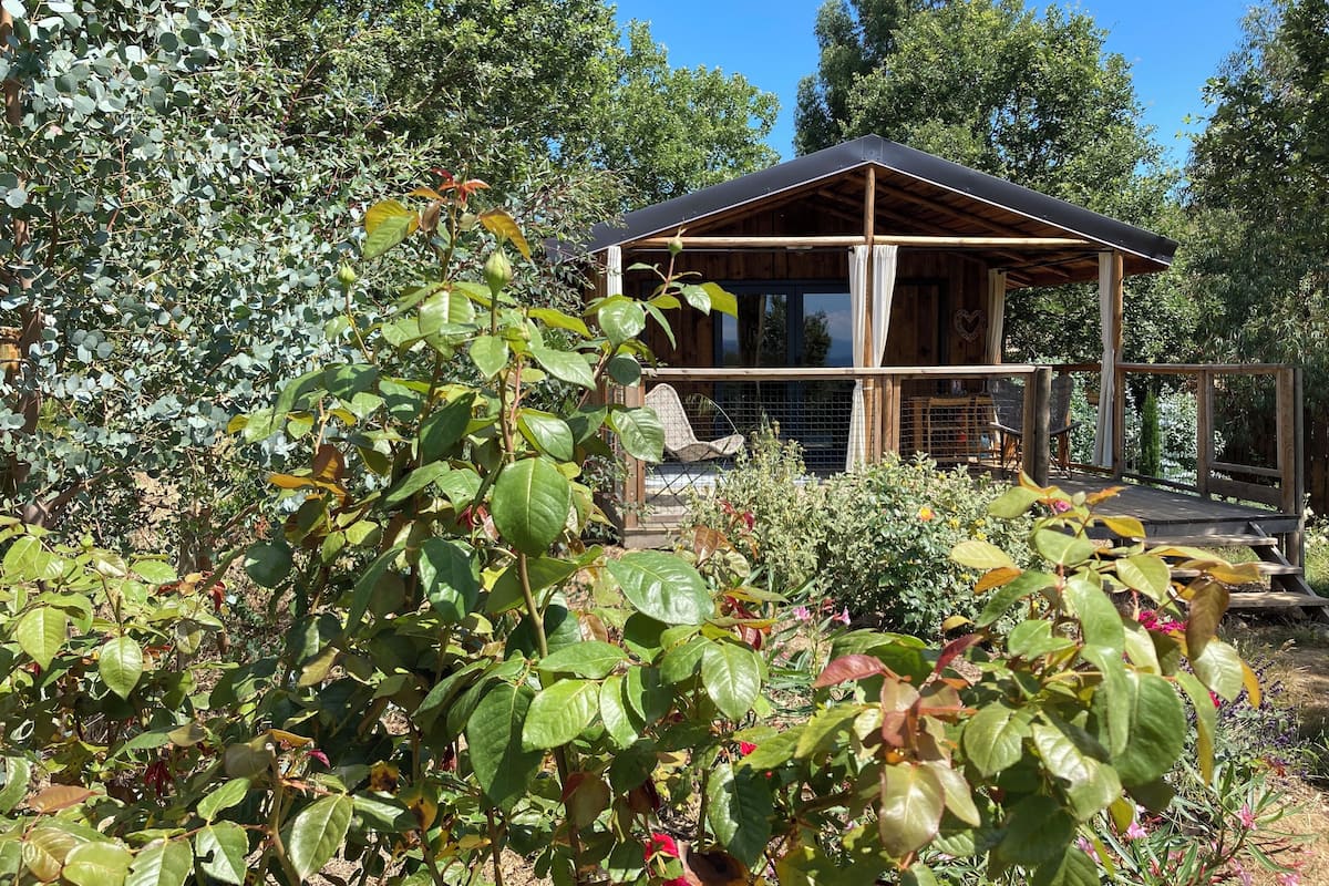 Familie huisje, 2 slaapkamers, hot tub | Terras