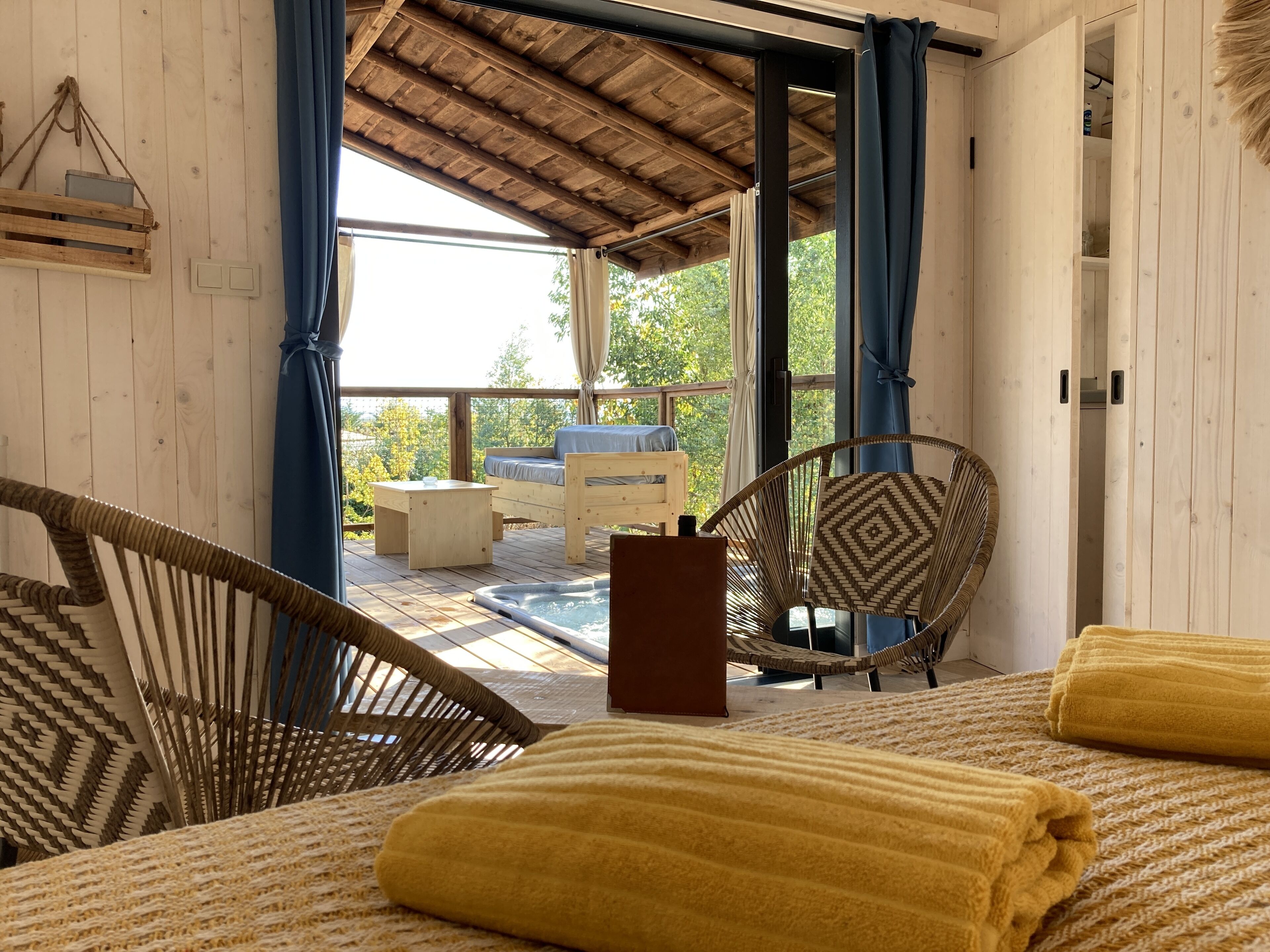 Cabane Romantique Cocooning Spa Privatif (Cabane Miel et coton) | Terrasse/Patio