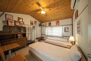 4 bedrooms, desk, iron/ironing board, free WiFi