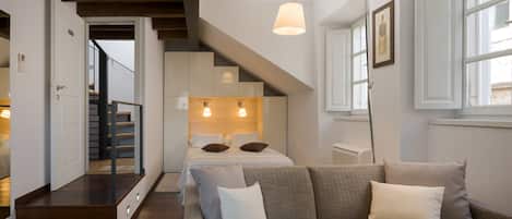 Studio (Orlando) | Living area | Flat-screen TV, streaming services