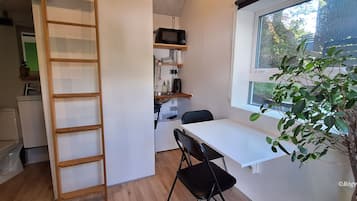 Standard Studio (HV36-4) | In-room dining