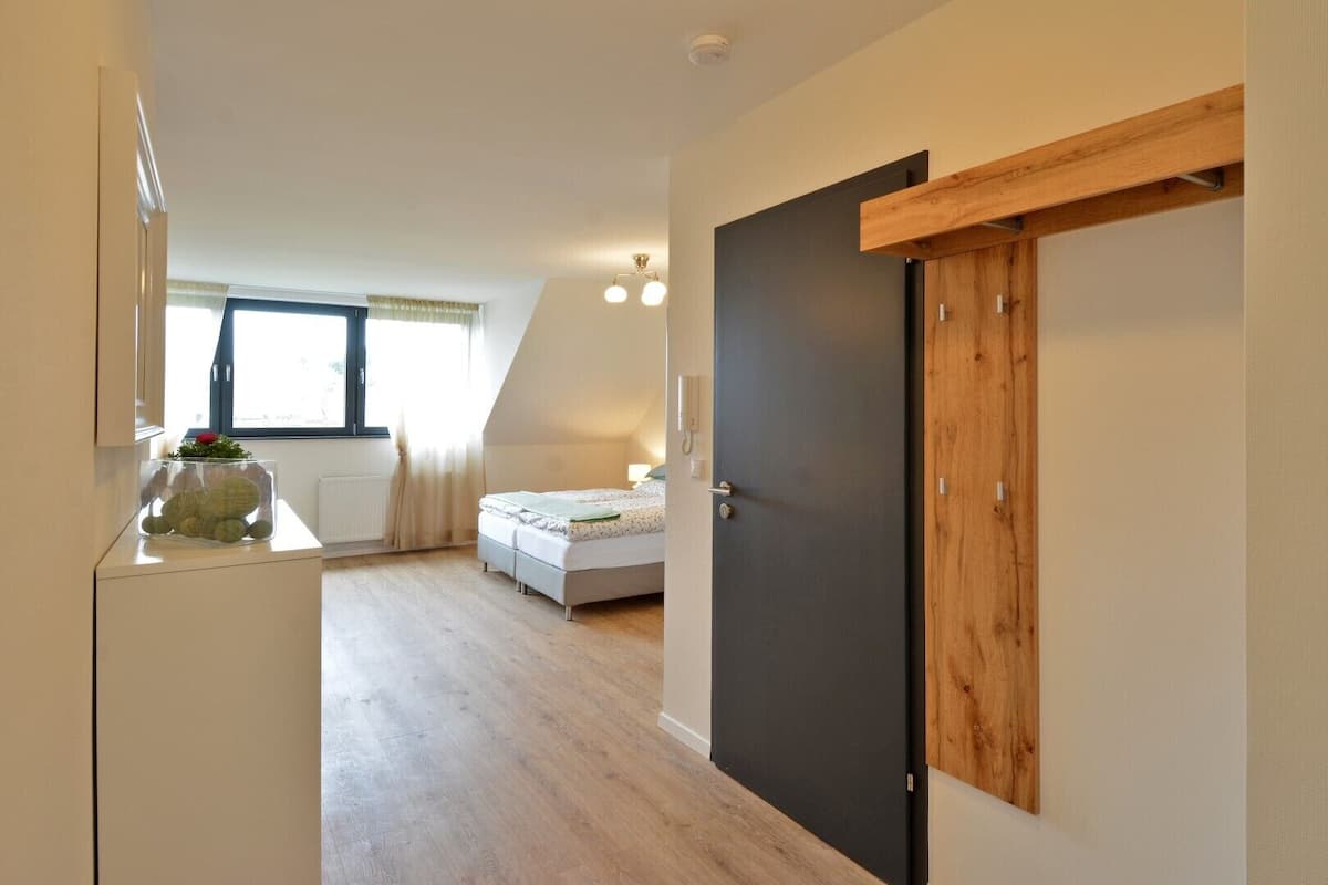 1 bedroom, premium bedding, laptop workspace, soundproofing