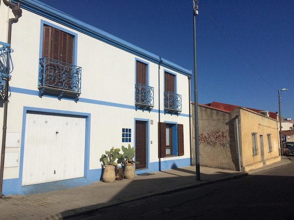 Exterior - L'Onda (Oristano)