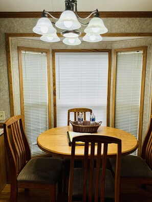Cabin, Private Bathroom, Mountain View (Wild Turkey) | Dining