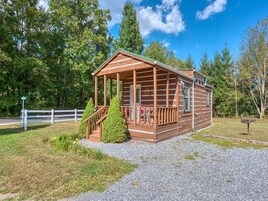 全景小屋, 私人浴室, 山景 (Raccoon Run) | 1 多间卧室、高档床上用品、记忆海绵床垫、特色装修