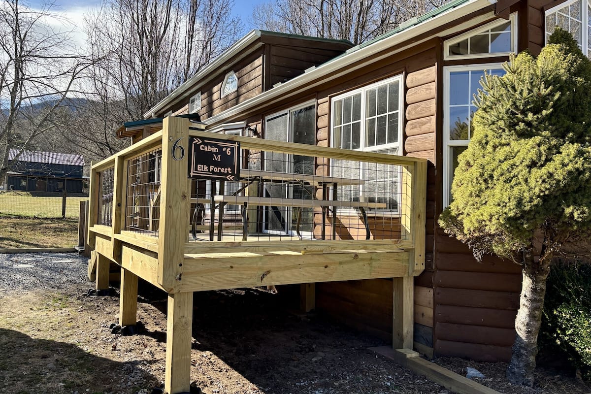 Family Cabin, Private Bathroom, Mountain View (Elk Forrest) | Terrace/patio