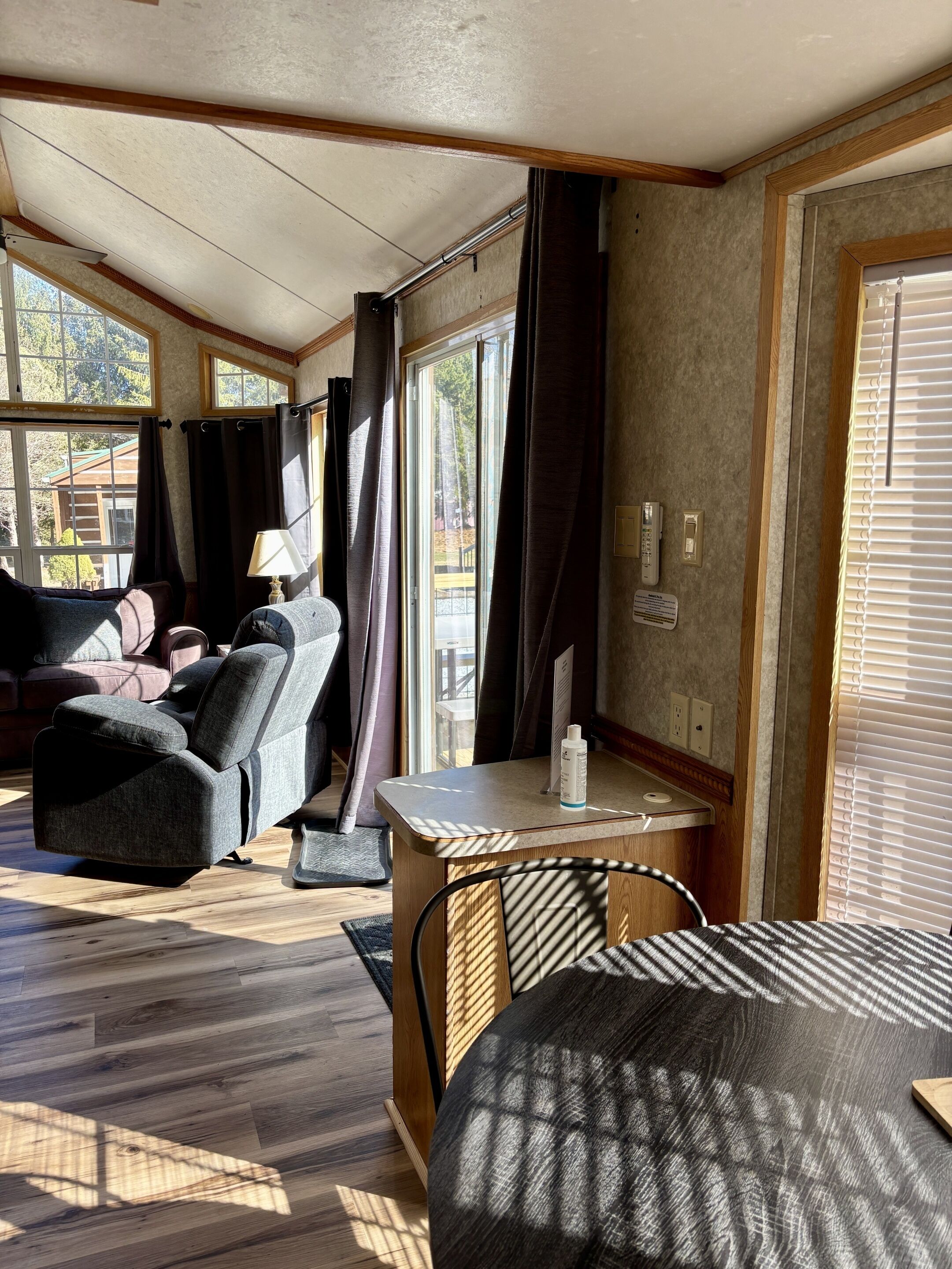 Familiehytte, privat bad, fjellutsikt (Elk Forrest) | Spiseområde