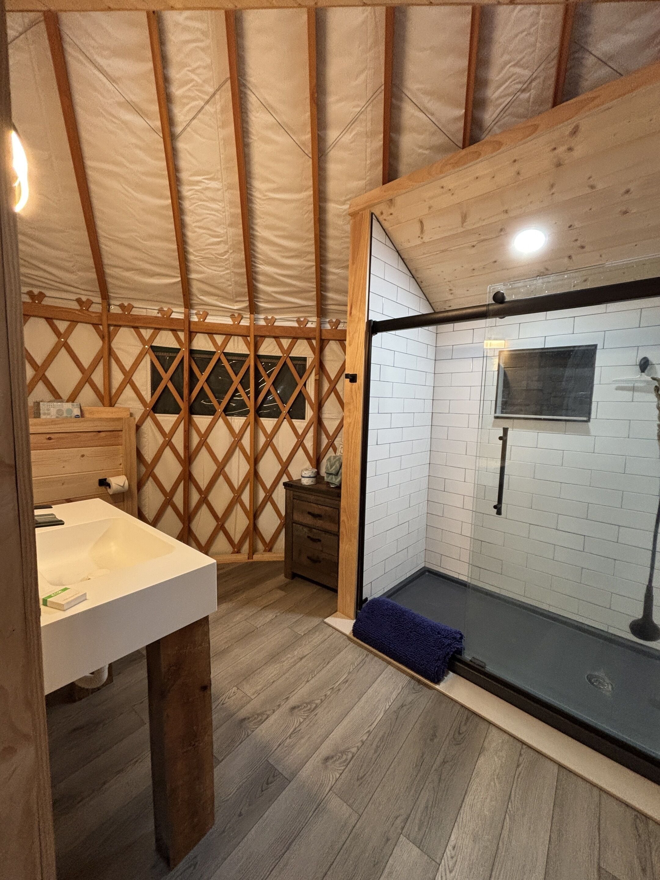 บังกะโล, ห้องน้ำส่วนตัว, วิวภูเขา (Green Ash Studio) | ห้องน้ำ | ของใช้ในห้องน้ำระดับพรีเมียม, ไดร์เป่าผม, ผ้าเช็ดตัว, สบู่