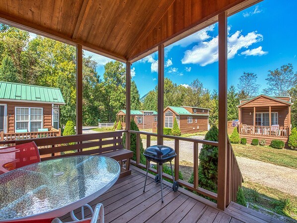Panoramic Cabin, Private Bathroom, Mountain View (Thunder Road) | Exterior