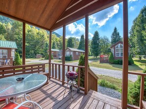 Chalet rustique panoramique, salle de bain privée, vue sur la montagne (Raccoon Run) | Extérieur