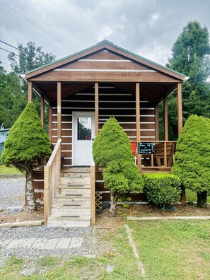 Panoramic Cabin, Private Bathroom, Mountain View (Thunder Road) | Lobby