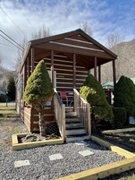 Panoramic Cabin, Private Bathroom, Mountain View (Thunder Road) | Exterior