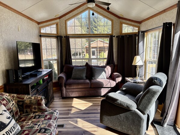 Family Cabin, Private Bathroom, Mountain View (Elk Forrest) | Lounge - Maggie Valley Cabin Rentals (Maggie Valley)