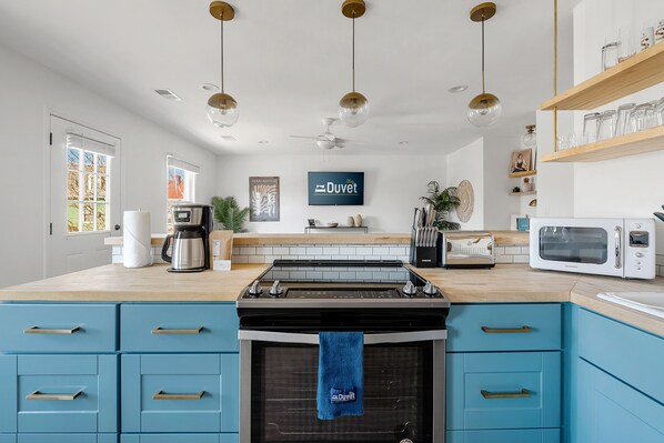 Microwave, oven, stovetop, dishwasher