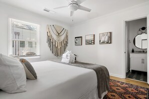 4 bedrooms, iron/ironing board, free Internet