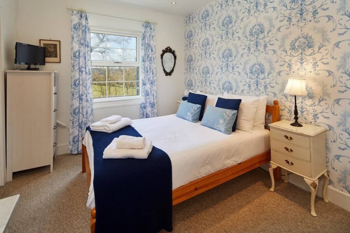 Individually decorated, individually furnished, free WiFi, bed sheets