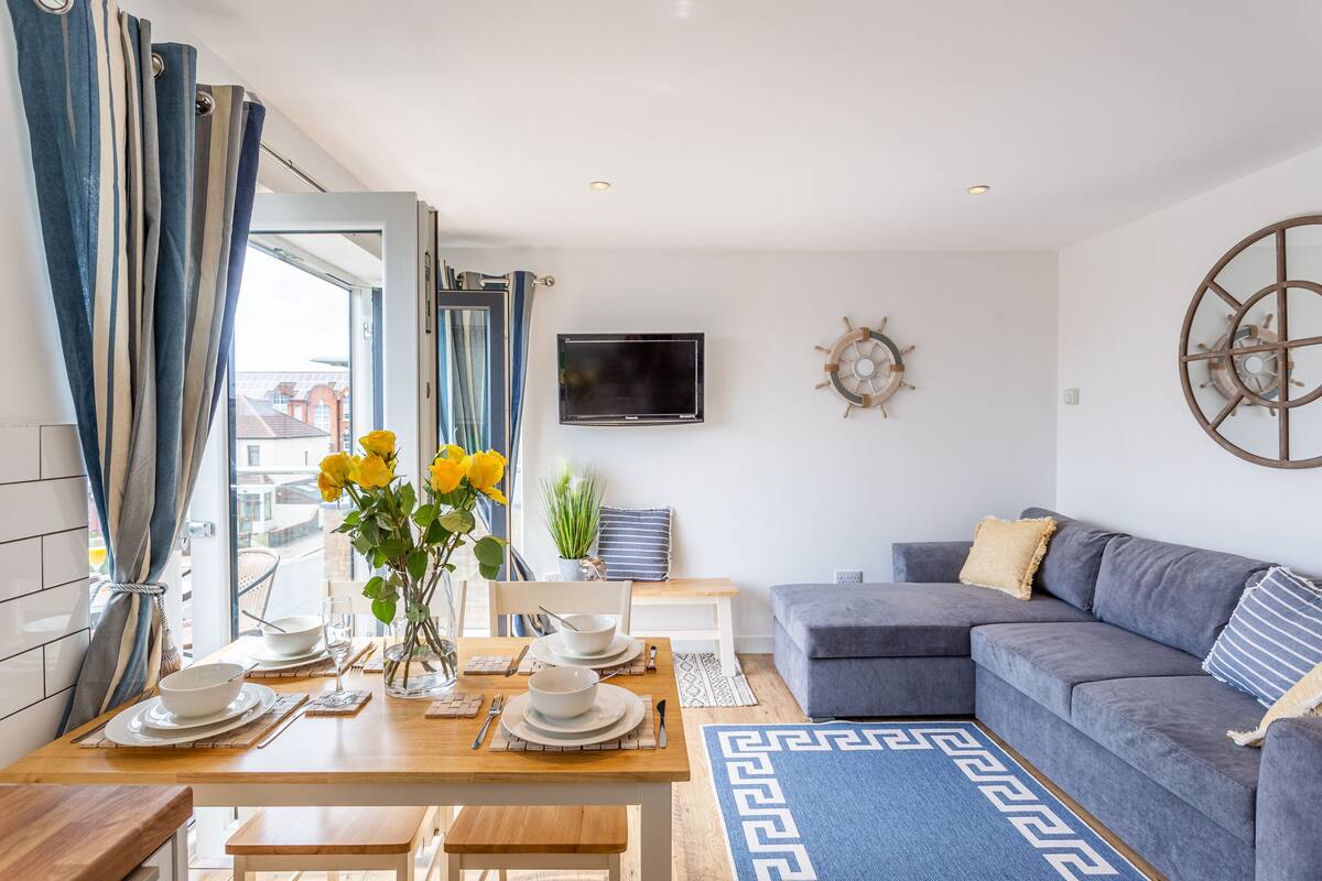 Family Apartment (Number 4) | Living room