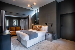 Deluxe Apartment, 2 Bedrooms | 2 bedrooms, individually decorated, individually furnished - Nirvana (Westcliff-on-Sea)