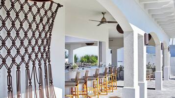 Bar (en la propiedad)