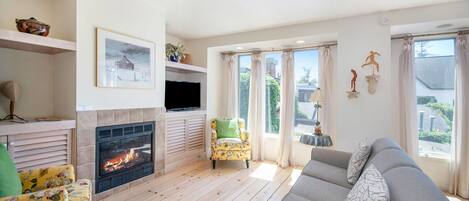 TV, fireplace, stereo