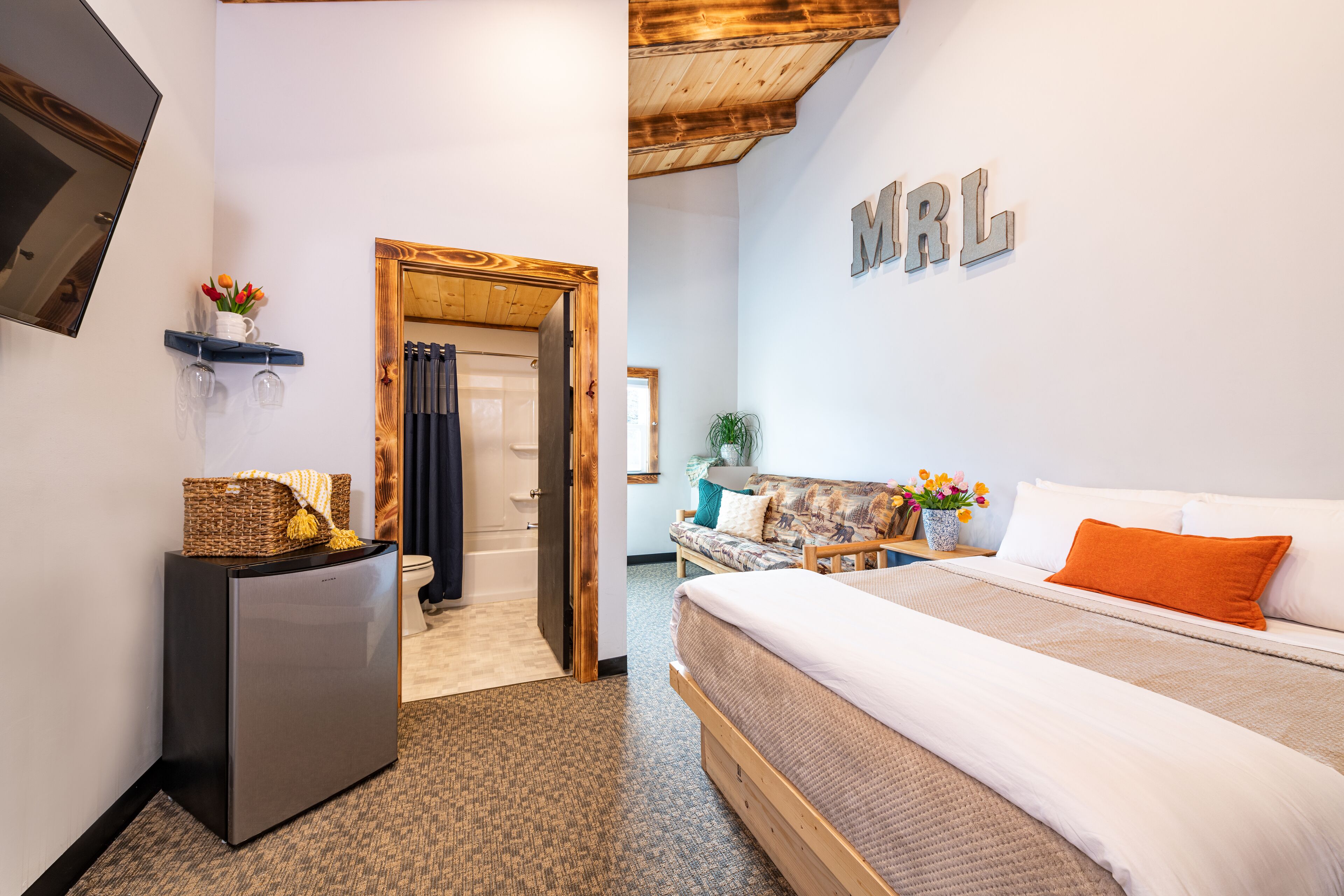 comfort double room | travel cot, free wifi, bed sheets