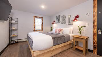 Simple | 1 bedroom, travel cot, free WiFi, bed sheets