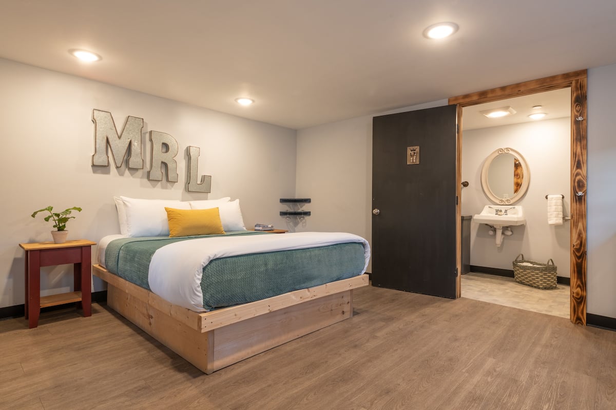 Design Double Room | 1 bedroom, travel cot, free WiFi, bed sheets