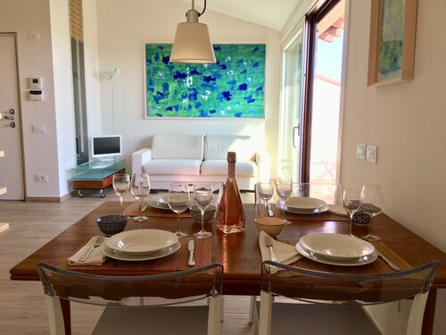 New Loft with beautiful lake view