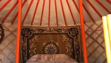 Tenda (Yurta) | Wi-Fi gratis dan seprai linen