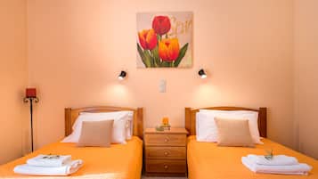 2 kamar tidur, brankas, dan didekorasi berbeda-beda