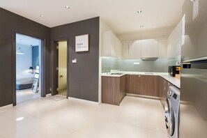 Interior - [TCH10] Netflix, PS4, Unlimited Movies, King Bed, Smart Home at Suasana Suites (Bandar Johor Bahru)