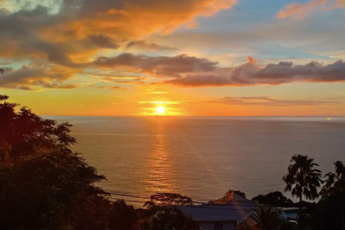 Coucher Du Soleil | Beach/ocean view
