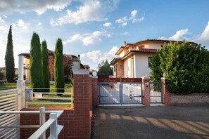 บริเวณภายนอก