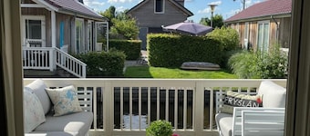 Stay in our cozy Meine 4 chalet with private jetty.