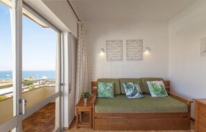 Living area - B43 - Spotless Seaview Apartment (Portimão)