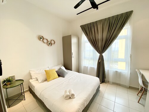 Mesahill Nilai cozy homestay beside mall ,near Airport KLIA & F1 Sepang [Wifi]