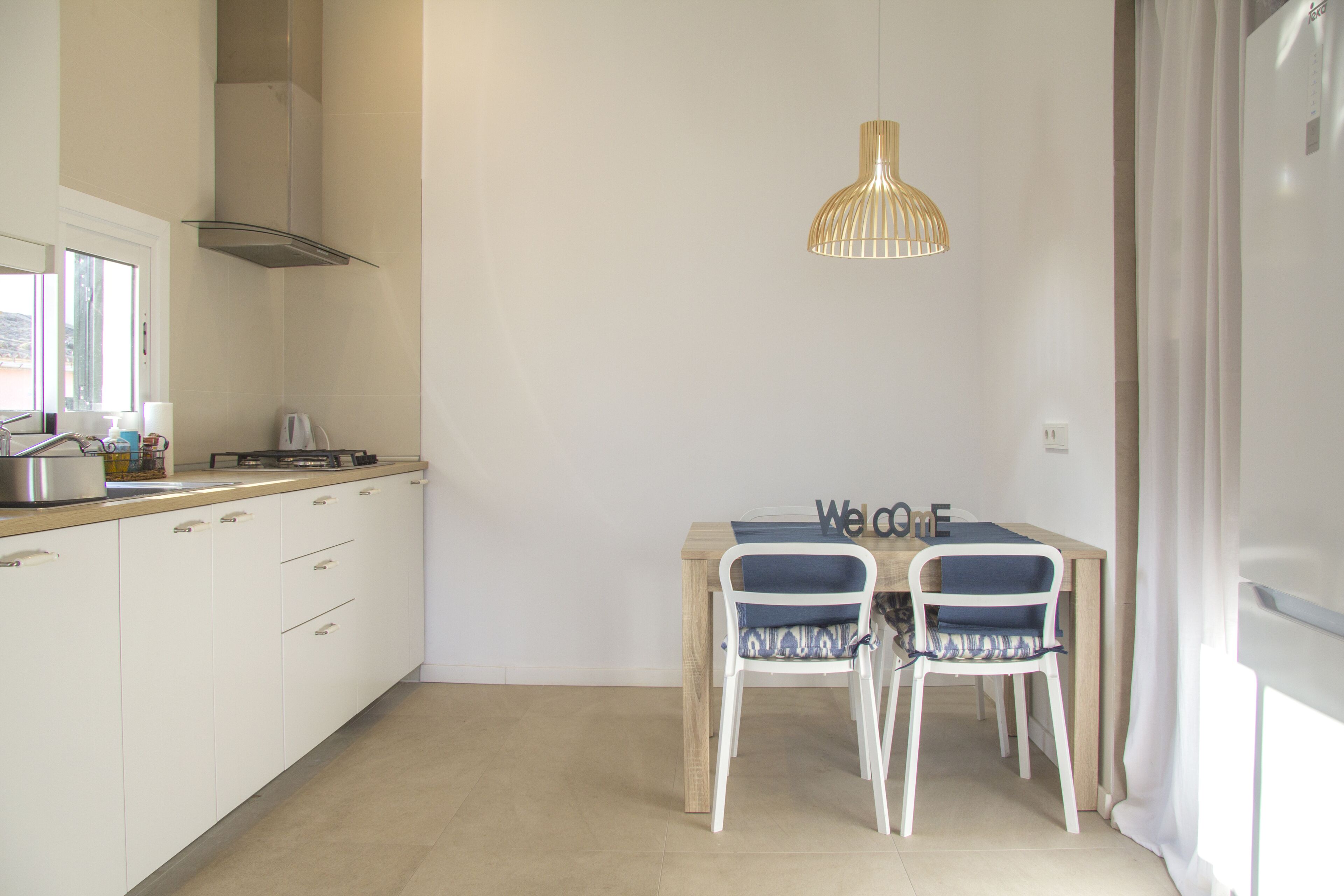 Refrigerador, microondas, horno y lavavajillas 