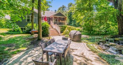 Tilava koti w / luonnonkaunis metsäympäristö; Clearbrookin golfkentän vieressä!