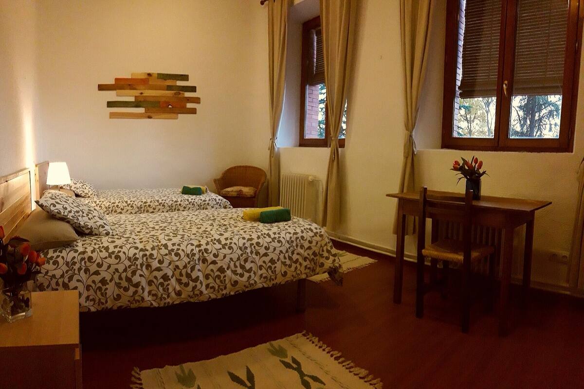 Ropa de cama de alta calidad, edredón y wifi gratis