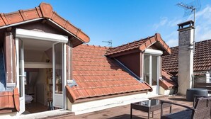 Familiehus, eget bad (Charming House) | Terrasse/patio