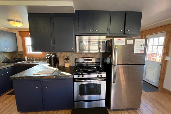 Frigorífic, microones, forn i placa de cuina