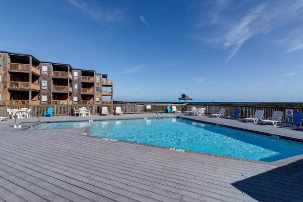 Pool - 2955 - Lois' Atlantic View, Condo for a small group getaway just a short distance from the beach (Duck)