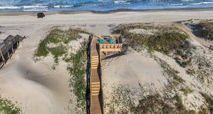 5516- Mermaid's Den, Spacious pet friendly home on the Nags Head oceanfront; private pool!