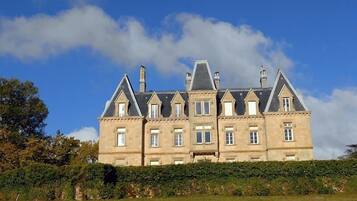 Bagian depan properti